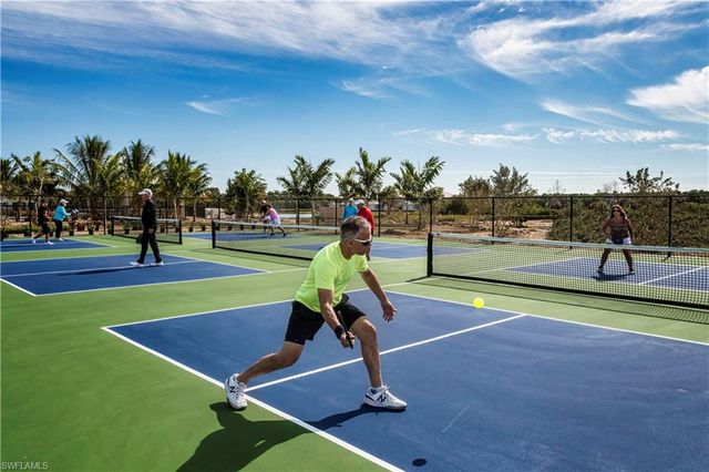 273 Indies DR E # 202, Naples, FL 34114