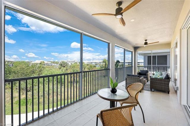 273 Indies DR E # 202, Naples, FL 34114