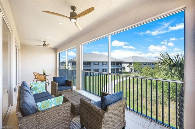 273 Indies DR E # 202, Naples, FL 34114