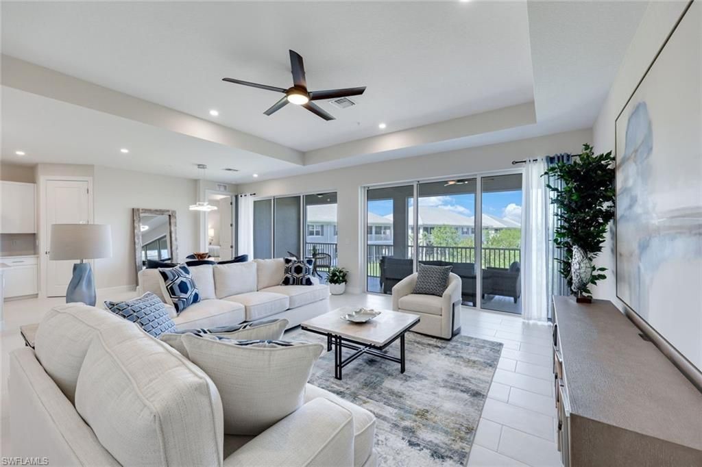 273 Indies DR E # 202, Naples, FL 34114