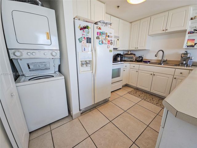 1627 SW 37th Avenue 802, Miami, FL 33145