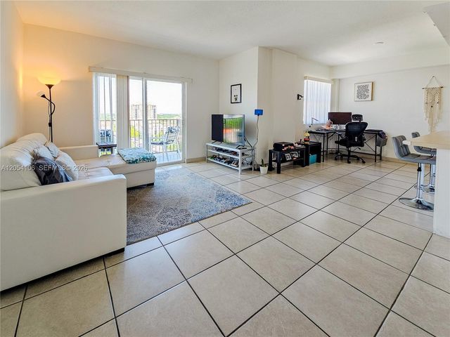 1627 SW 37th Avenue 802, Miami, FL 33145
