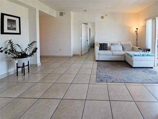 1627 SW 37th Avenue 802, Miami, FL 33145