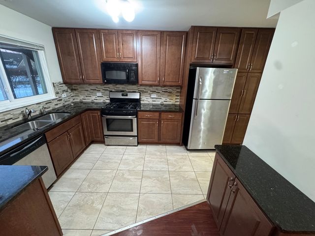 448 Ferndale Court, Buffalo Grove, IL 60089