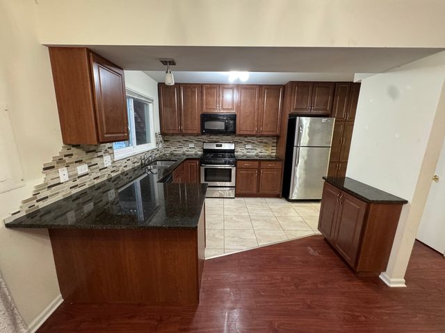 448 Ferndale Court, Buffalo Grove, IL 60089