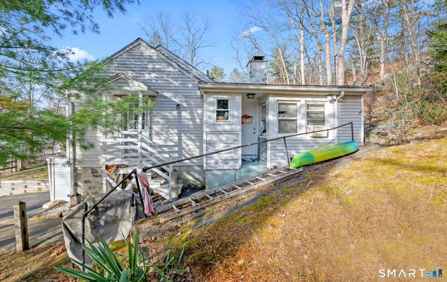 10 Old Waterbury Road, Middlebury, CT 06762