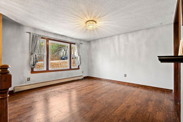 4 Viza Avenue, Derry, NH 03038