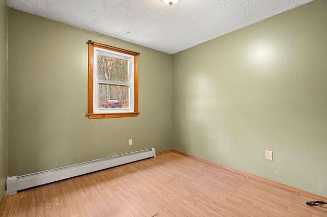 4 Viza Avenue, Derry, NH 03038