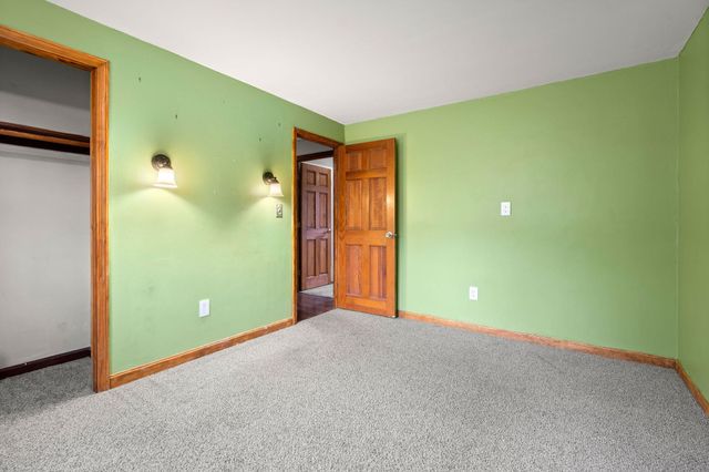 4 Viza Avenue, Derry, NH 03038