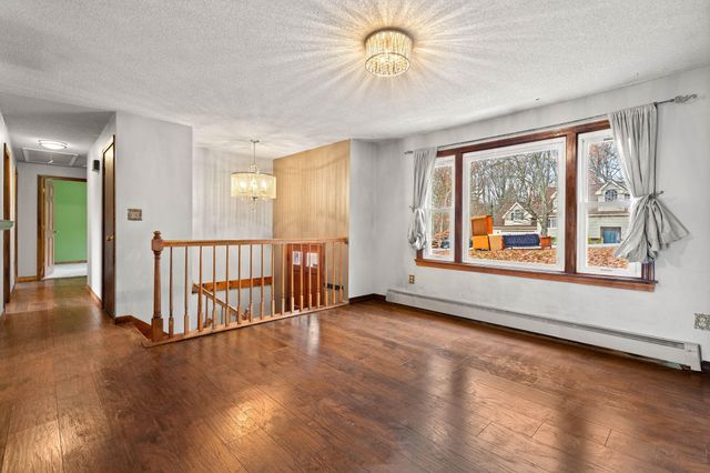 4 Viza Avenue, Derry, NH 03038