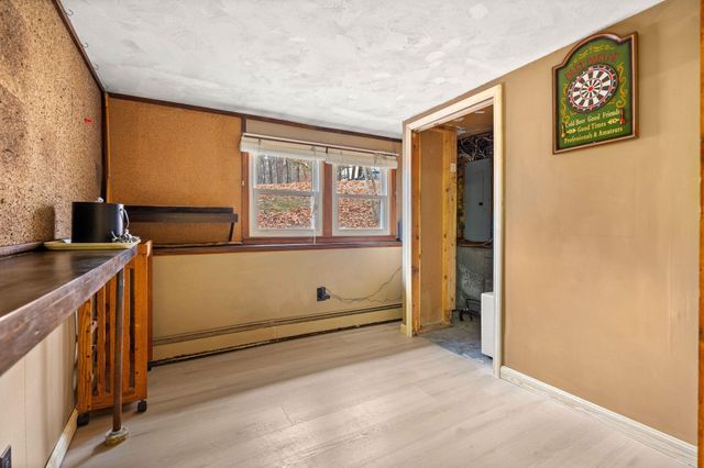 4 Viza Avenue, Derry, NH 03038