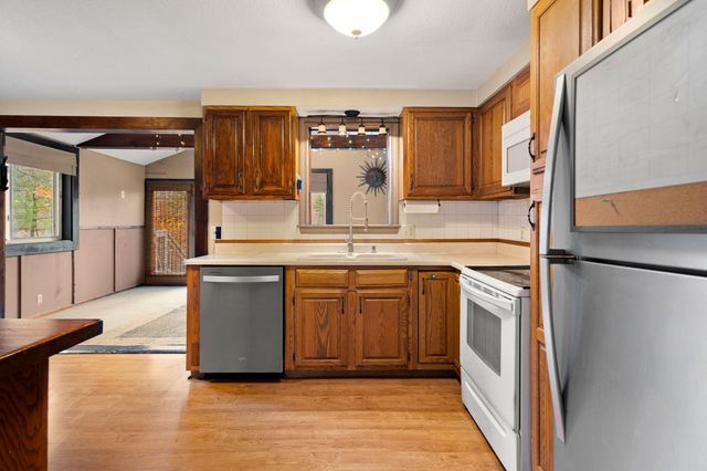 4 Viza Avenue, Derry, NH 03038