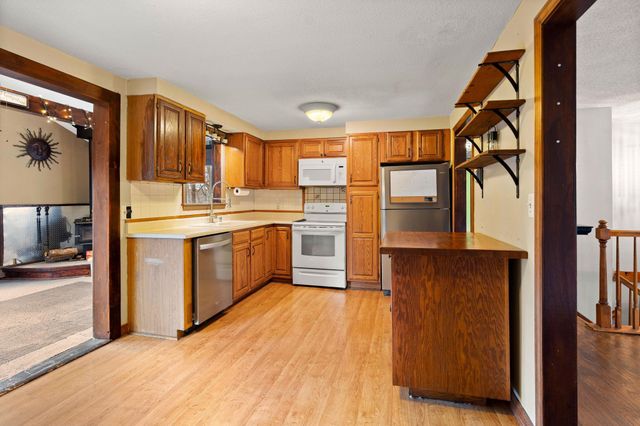 4 Viza Avenue, Derry, NH 03038