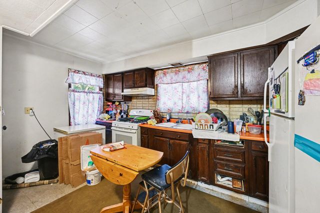 561 Arthur Avenue, Kalamazoo Twp, MI 49048