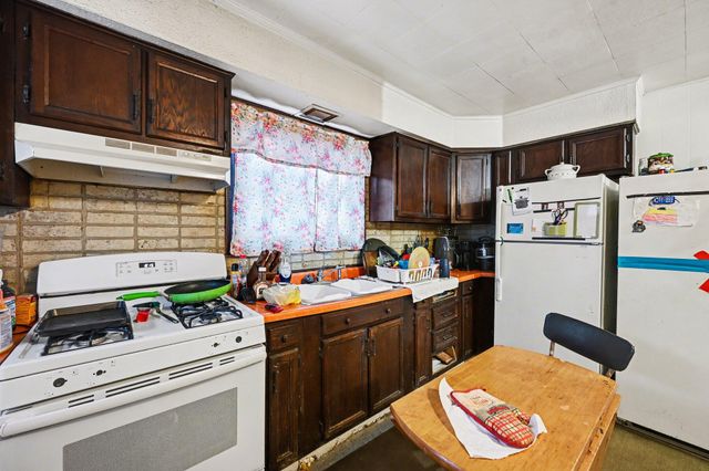 561 Arthur Avenue, Kalamazoo Twp, MI 49048