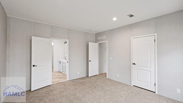 789 Hires Road, Jesup, GA 31545