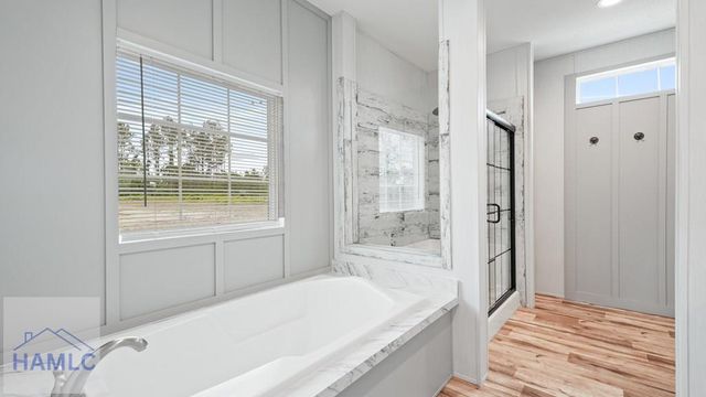 789 Hires Road, Jesup, GA 31545