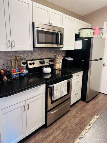 1411 Lake Pointe Way 8, Washington Twp, OH 45459