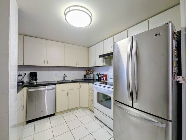45 Longwood Ave 705, Brookline, MA 02446