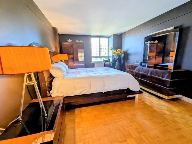 45 Longwood Ave 705, Brookline, MA 02446