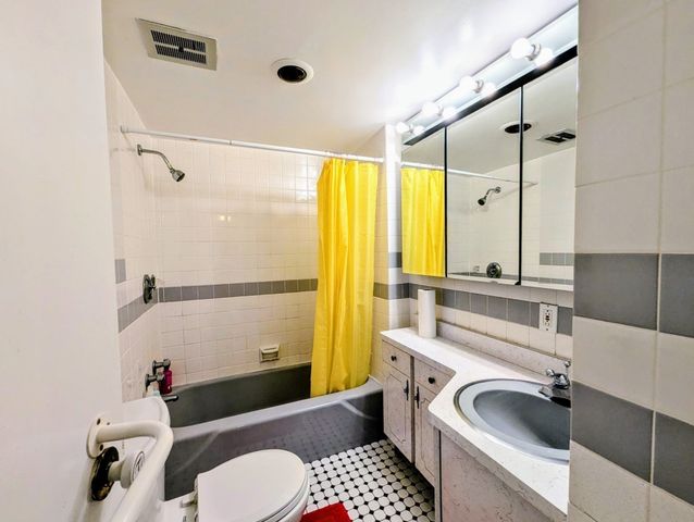 45 Longwood Ave 705, Brookline, MA 02446