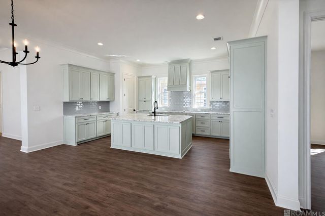 13906 Savannah Dr, St Francisville, LA 70775