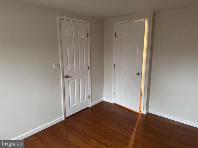 67 HORSESHOE LN, Levittown, PA 19055