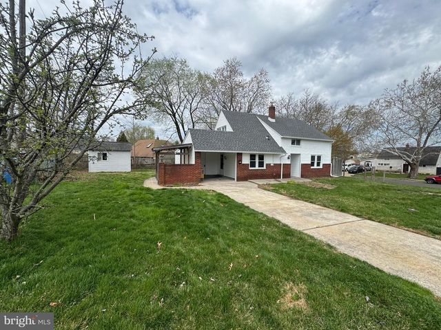 67 HORSESHOE LN, Levittown, PA 19055