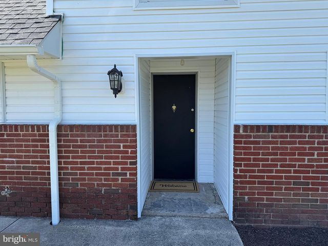 67 HORSESHOE LN, Levittown, PA 19055
