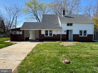 67 HORSESHOE LN, Levittown, PA 19055