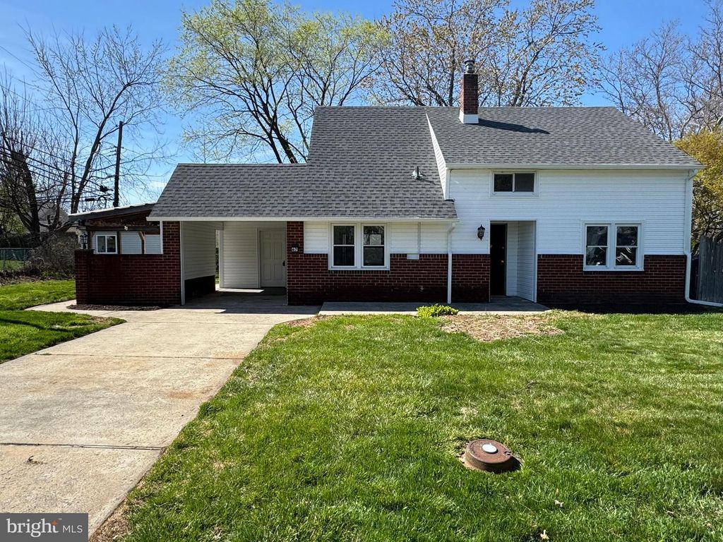 67 HORSESHOE LN, Levittown, PA 19055