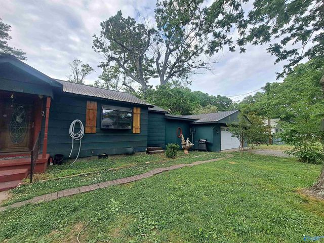 901 Snowden Drive, Boaz, AL 35957