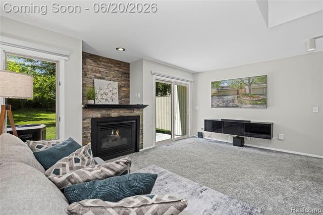 39455 Country Lane, Novi, MI 48375