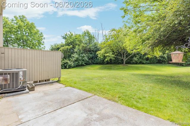 39455 Country Lane, Novi, MI 48375