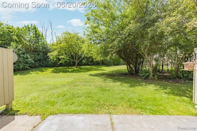 39455 Country Lane, Novi, MI 48375