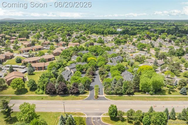 39455 Country Lane, Novi, MI 48375