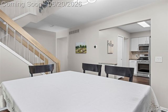 39455 Country Lane, Novi, MI 48375