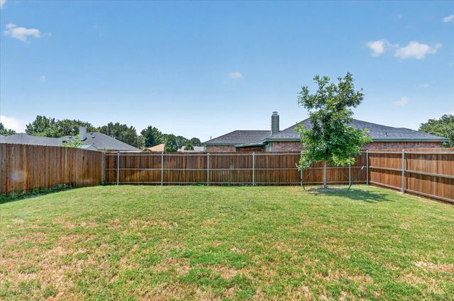 2003 Ava Drive, Ennis, TX 75119