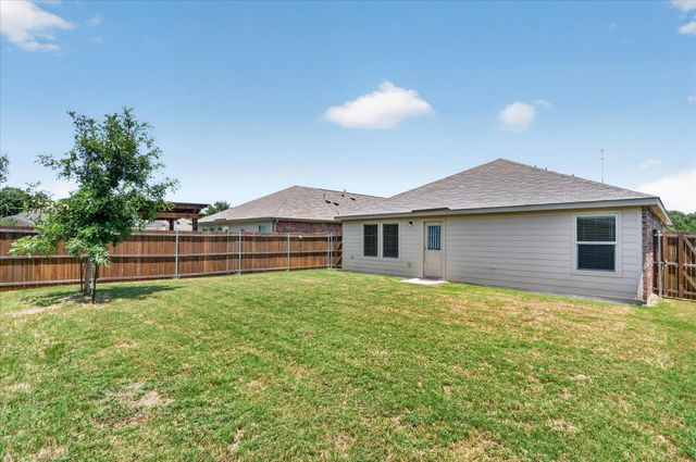 2003 Ava Drive, Ennis, TX 75119