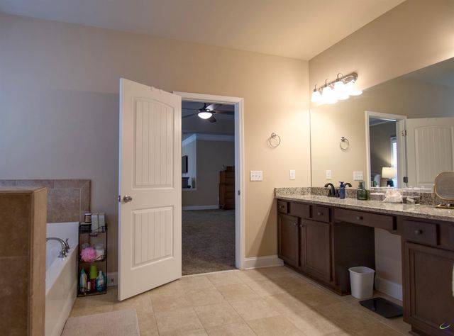 102 Mato Cante Court, Kathleen, GA 31047