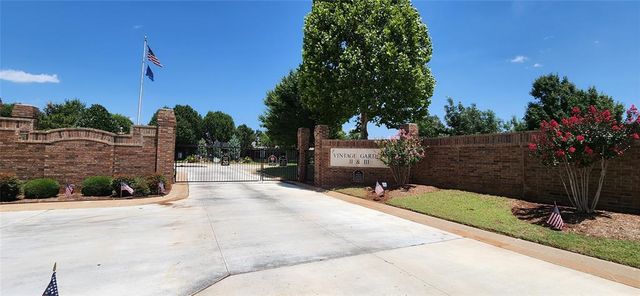 16100 Silverado Drive, Edmond, OK 73013