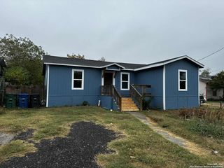 878 Avondale, San Antonio, TX 78223