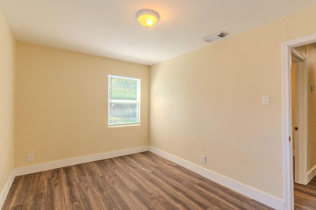 1114 Blackwood Avenue, Houston, TX 77032