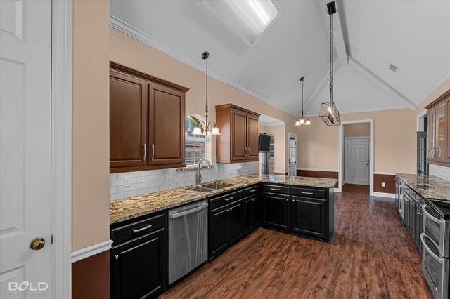 104 Oxford Circle, Bossier City, LA 71111