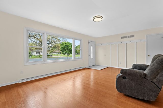6806 Oakland Drive, Portage, MI 49024