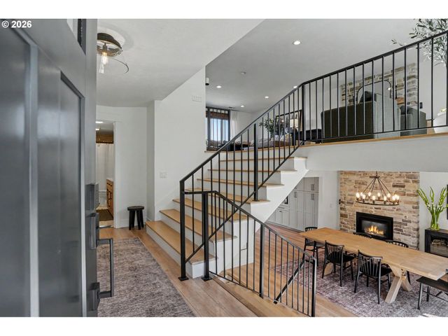 4918 VIEWCREST Rd S, Salem, OR 97302