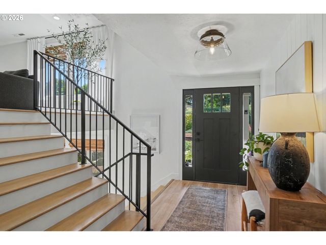 4918 VIEWCREST Rd S, Salem, OR 97302