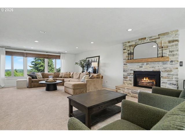 4918 VIEWCREST Rd S, Salem, OR 97302