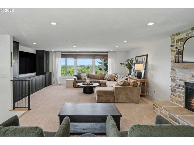 4918 VIEWCREST Rd S, Salem, OR 97302