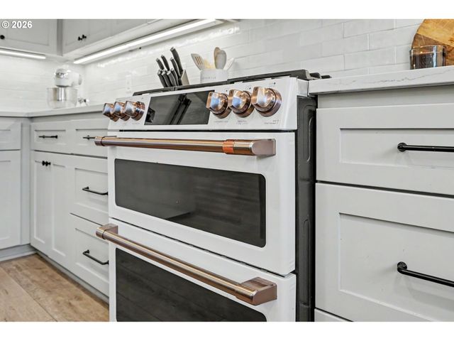 4918 VIEWCREST Rd S, Salem, OR 97302